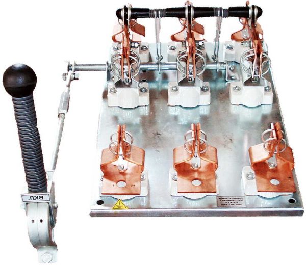 Рубильник щитовий РПС-1 (100А) правий привід НВА Коренєво